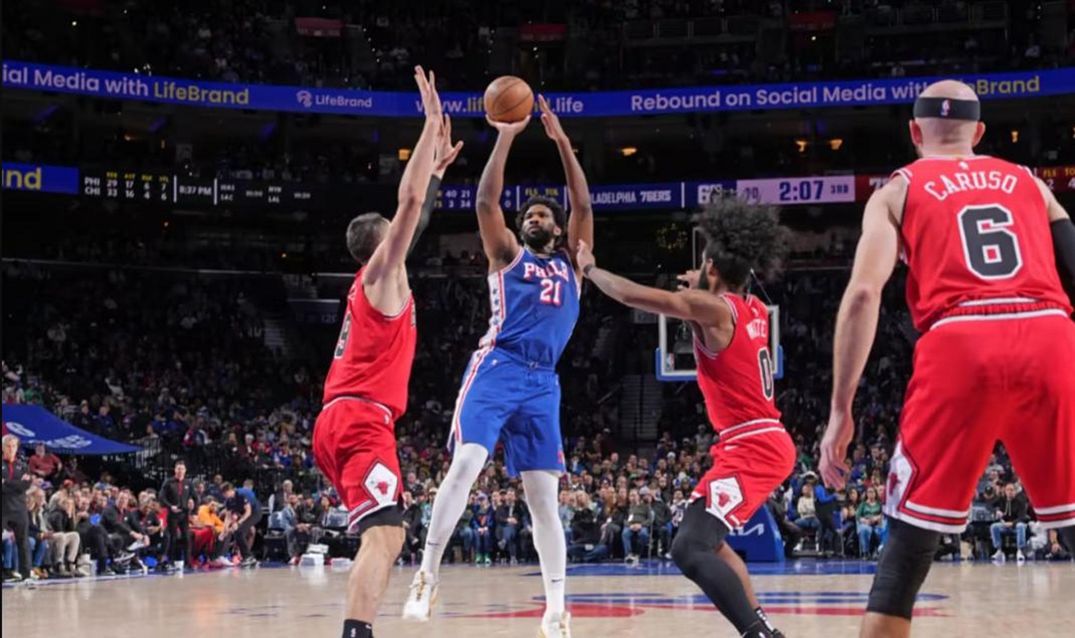 76人翻盘雷霆,拉文关键制胜 76人翻盘雷霆,拉文关键制胜