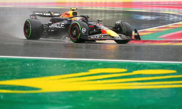 红牛车队鏖战威廉姆斯，佩雷兹刷新纪录