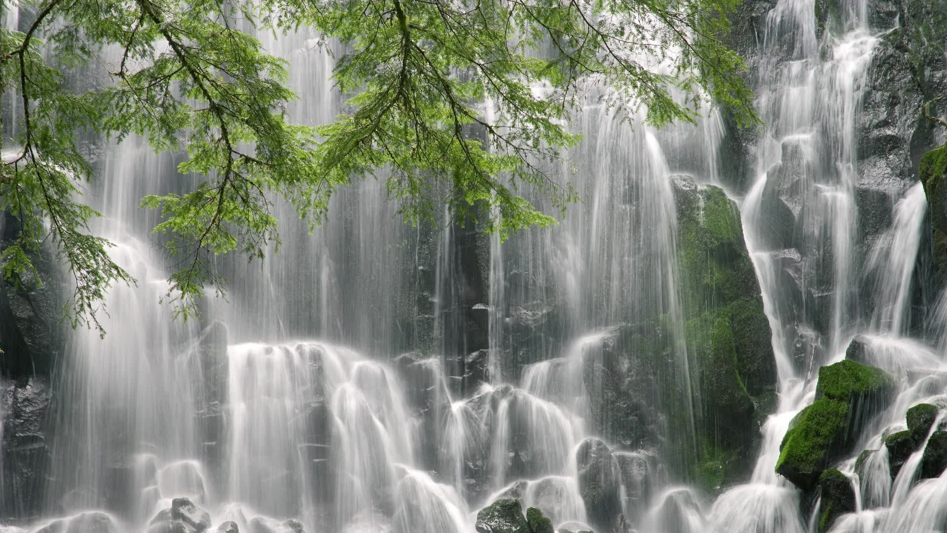 当黄金一代沦为看客,德布劳内的独舞,是摩洛哥碾压沙特的唯一注脚,也是足球世界的悲喜寓言